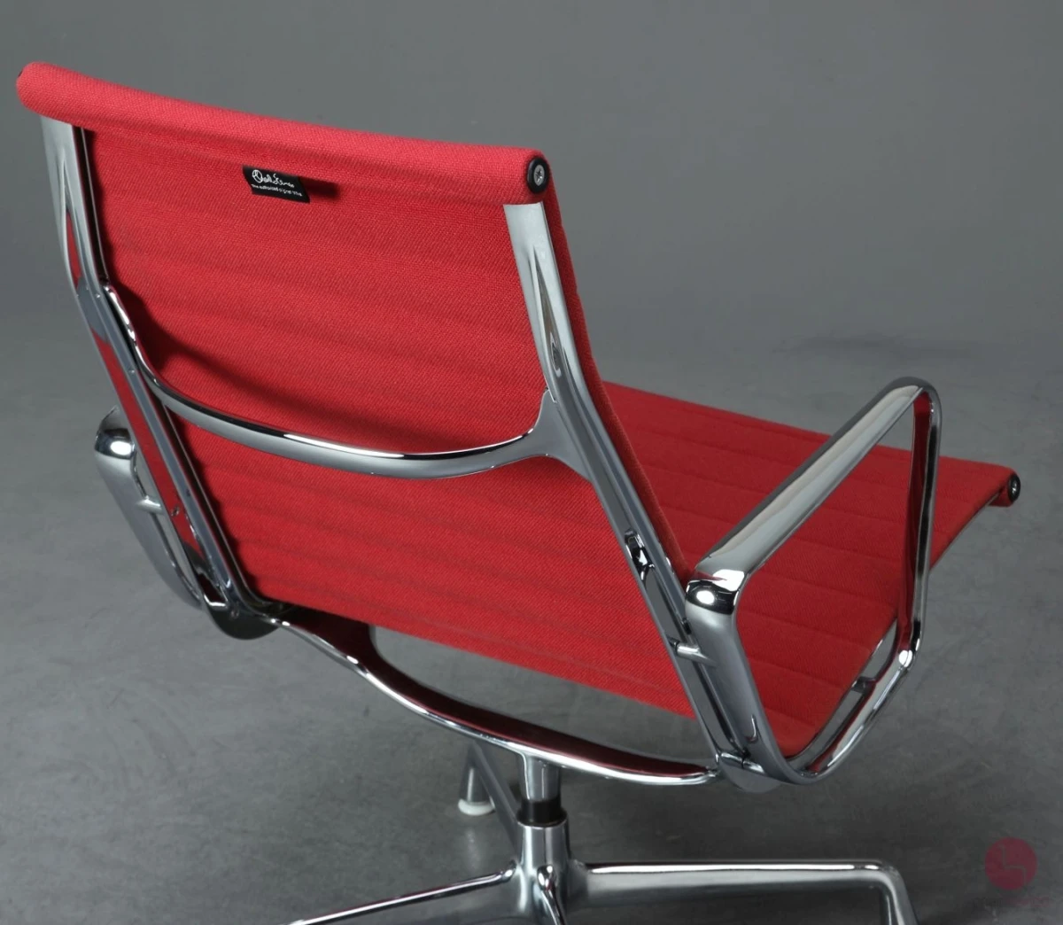 Vitra EA 115 Aluminium Chair Sessel Hopsak Himbeer Rot gebraucht