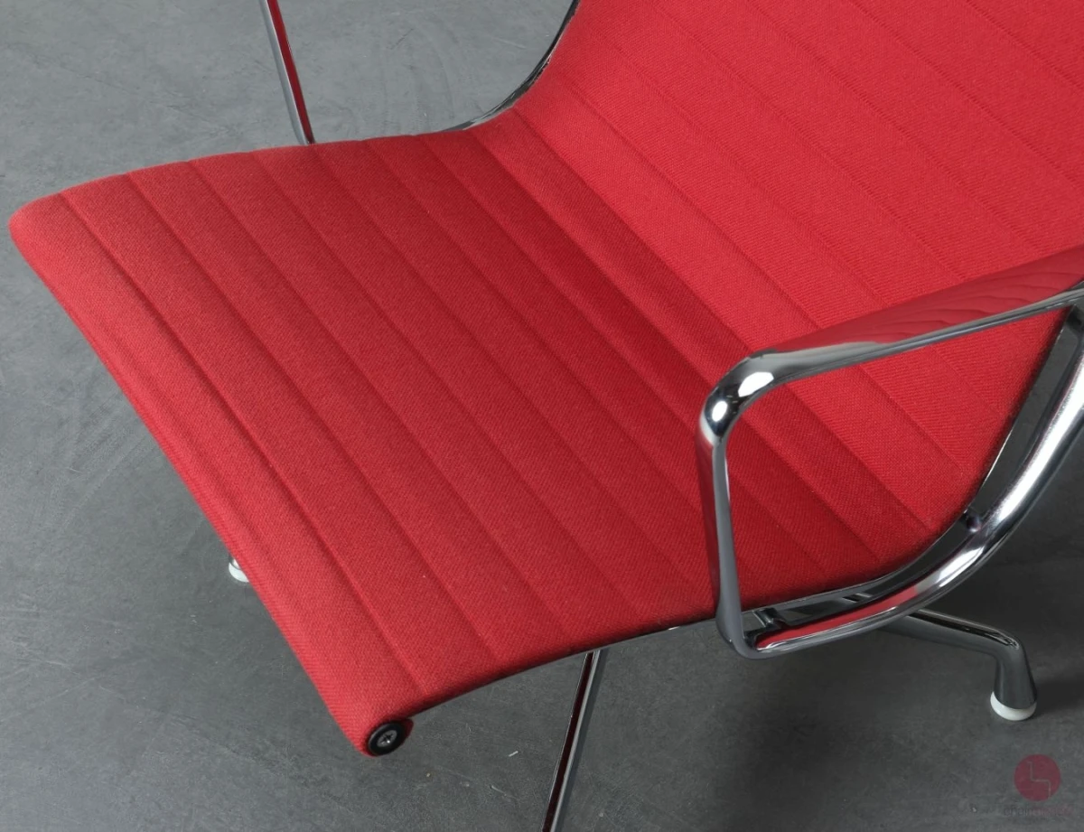 Vitra EA 115 Aluminium Chair Sessel Hopsak Himbeer Rot gebraucht