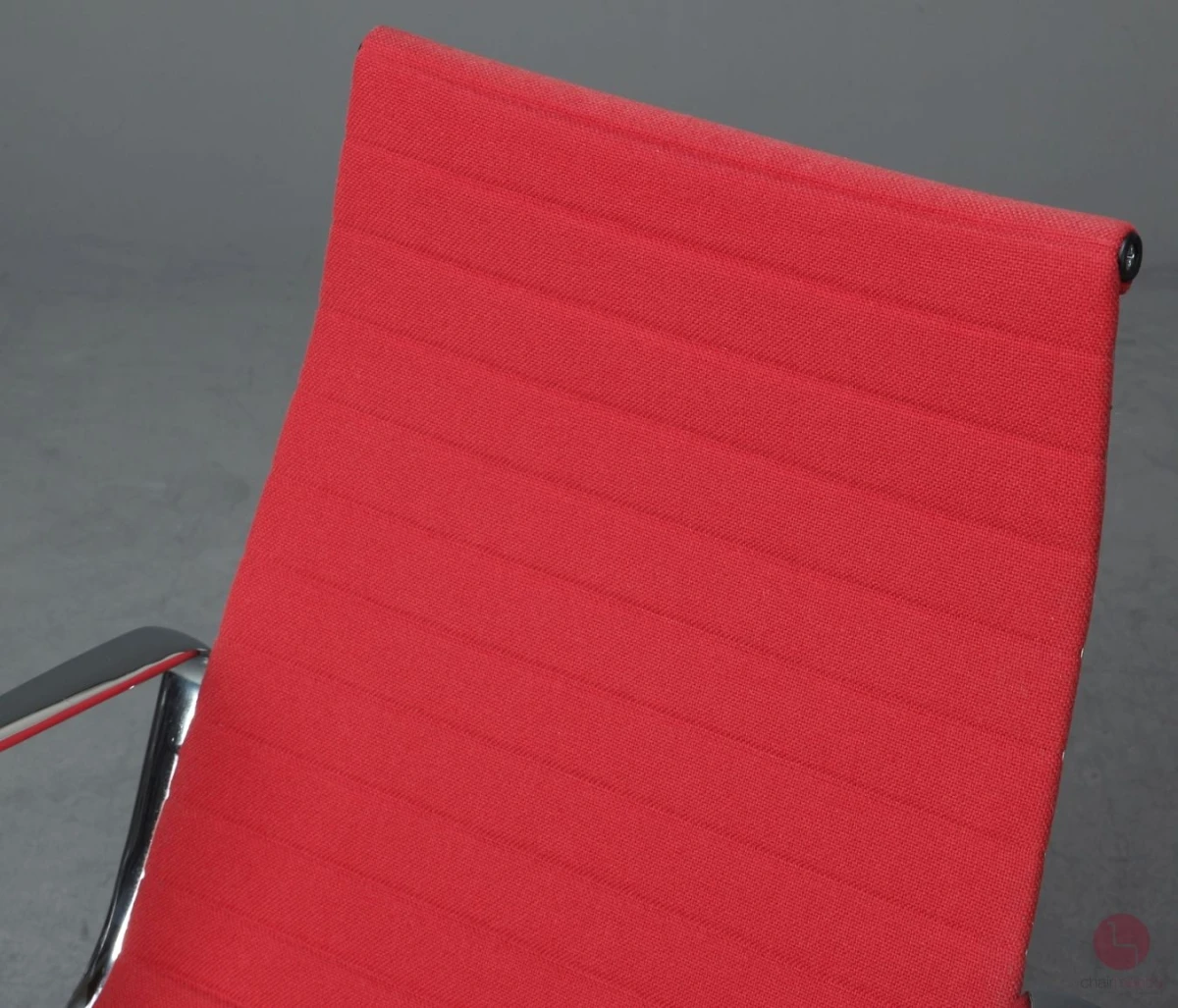 Vitra EA 115 Aluminium Chair Sessel Hopsak Himbeer Rot gebraucht