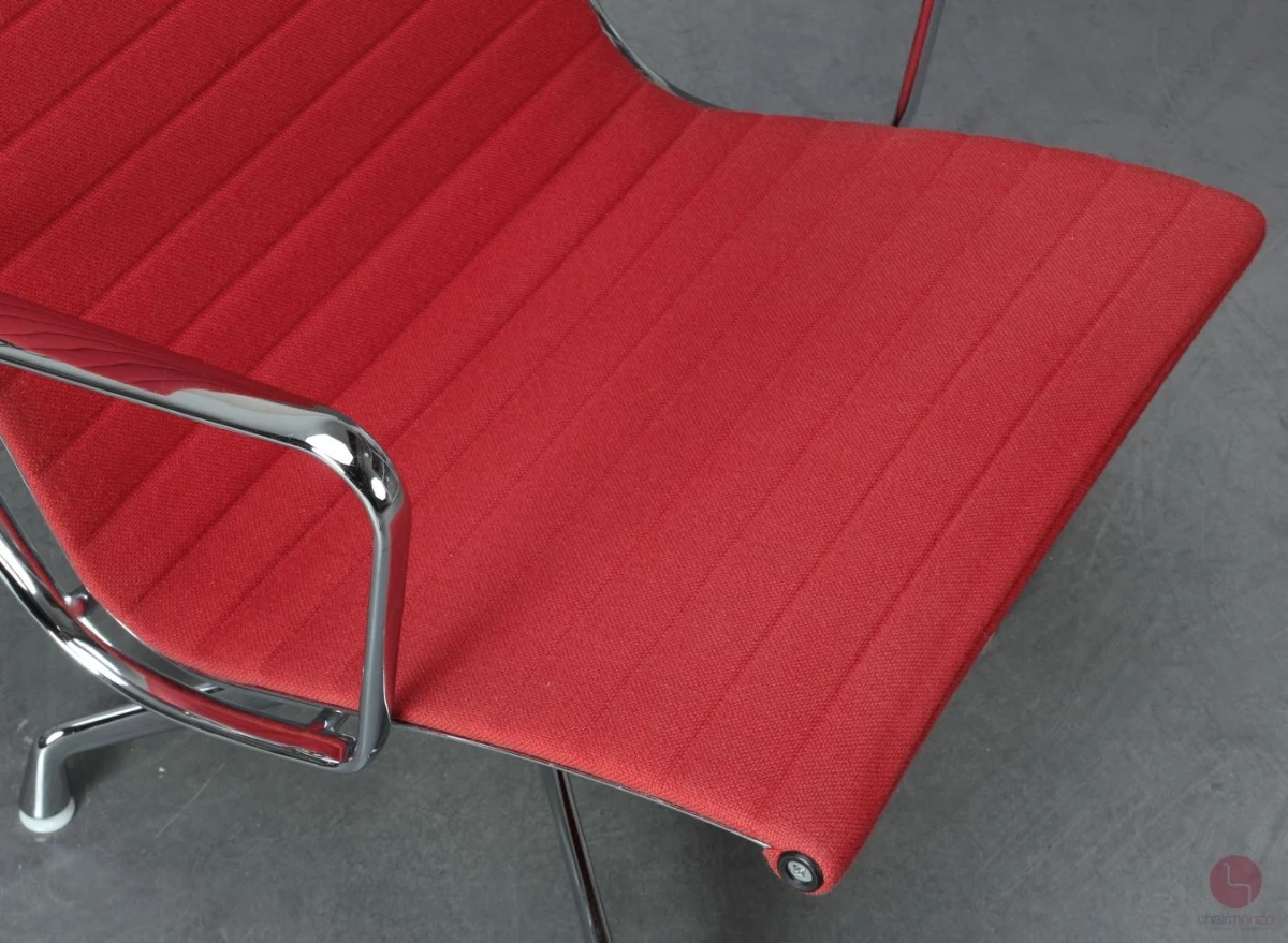 Vitra EA 115 Aluminium Chair Sessel Hopsak Himbeer Rot gebraucht