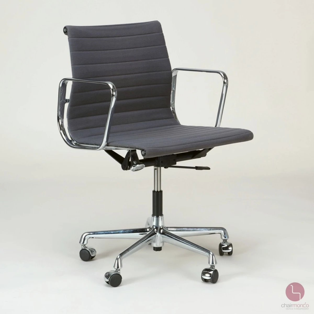 Vitra EA 117 Aluminium Chair Hopsak Grau gebraucht Vitra EA 117 Aluminium Chair Hopsak Grau gebraucht