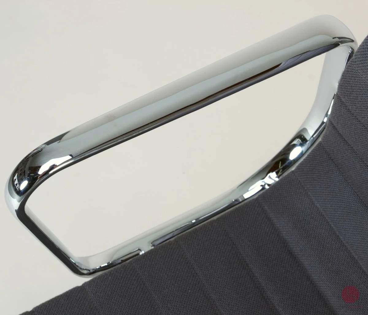 Vitra EA 117 Aluminium Chair Hopsak Grau gebraucht Vitra EA 117 Aluminium Chair Hopsak Grau gebraucht