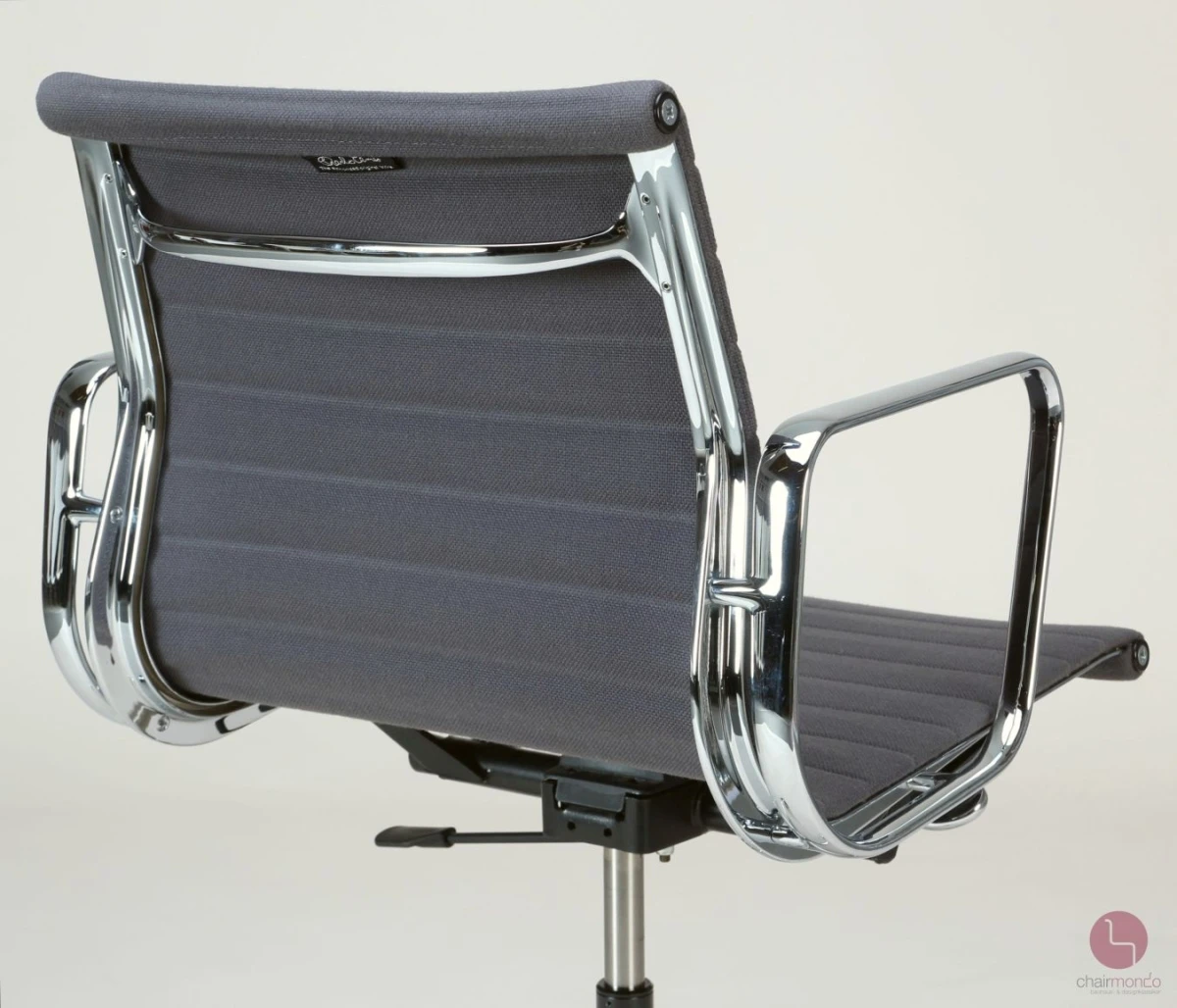 Vitra EA 117 Aluminium Chair Hopsak Grau gebraucht Vitra EA 117 Aluminium Chair Hopsak Grau gebraucht