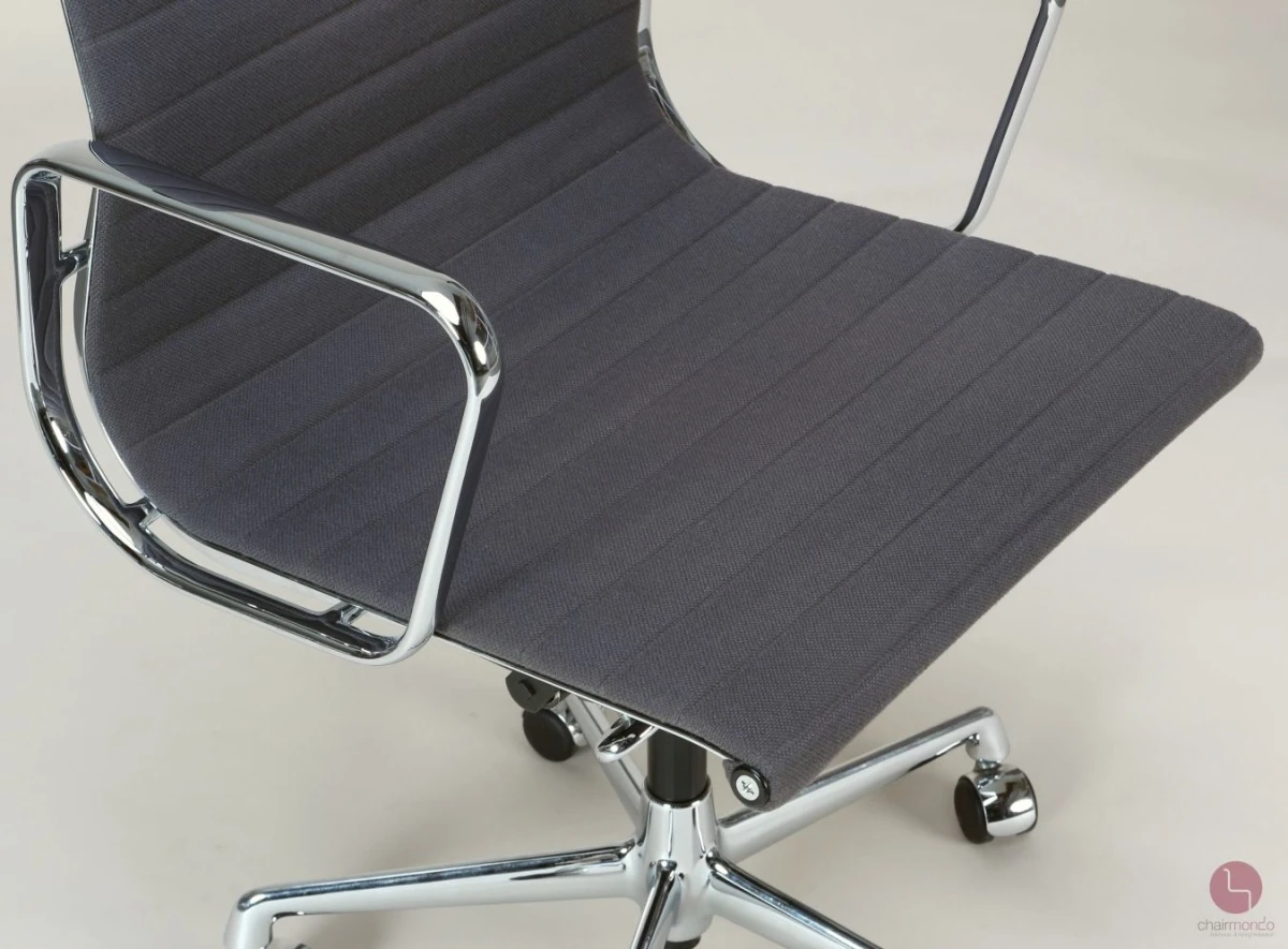 Vitra EA 117 Aluminium Chair Hopsak Grau gebraucht Vitra EA 117 Aluminium Chair Hopsak Grau gebraucht