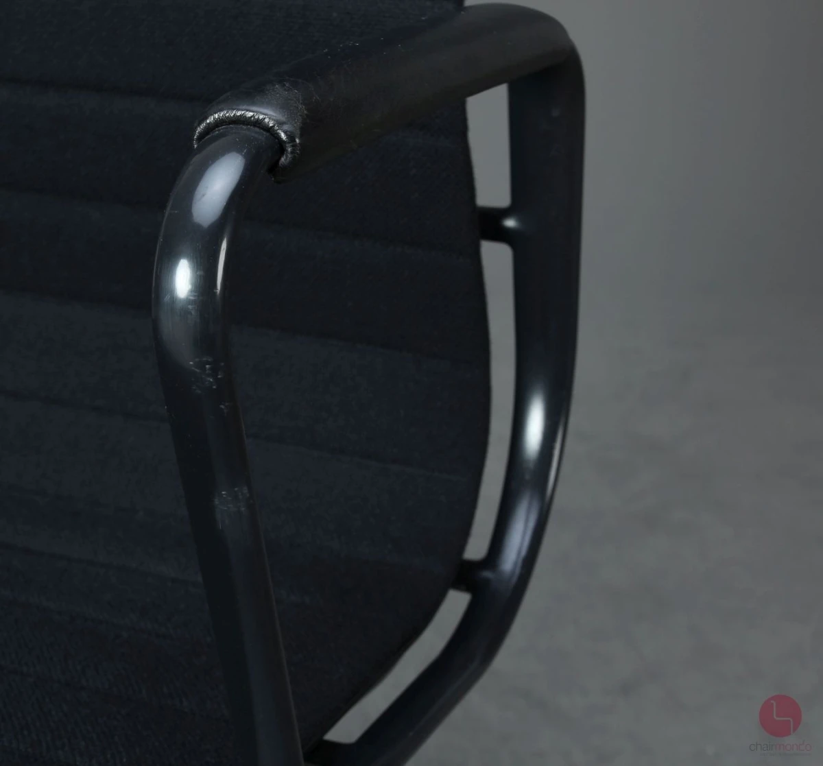 Vitra EA 119 Aluminium Chair Hopsak Schwarz Gestell Schwarz gebraucht Vitra EA 119 Aluminium Chair Hopsak Schwarz Gestell Schwarz gebraucht