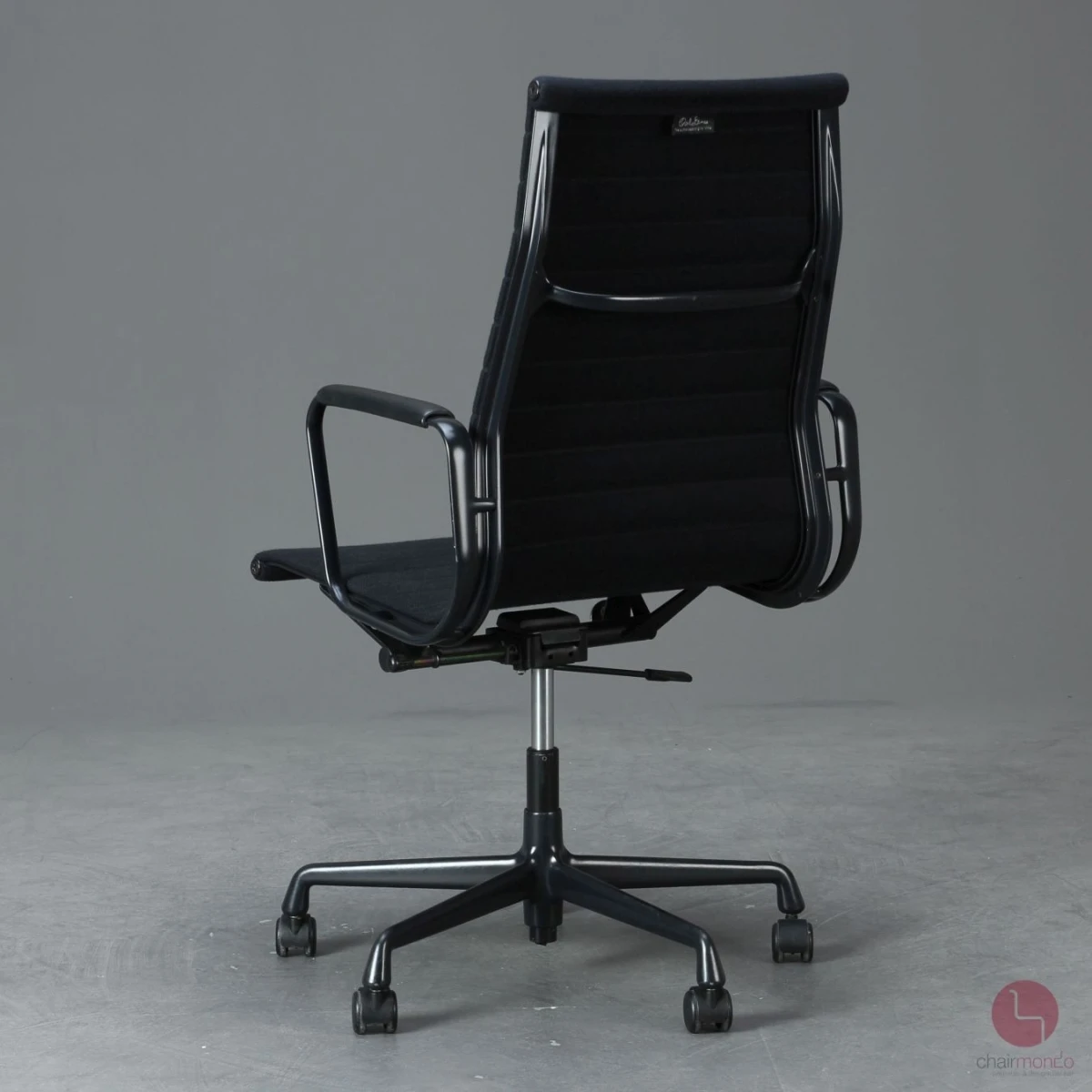 Vitra EA 119 Aluminium Chair Hopsak Schwarz Gestell Schwarz gebraucht Vitra EA 119 Aluminium Chair Hopsak Schwarz Gestell Schwarz gebraucht