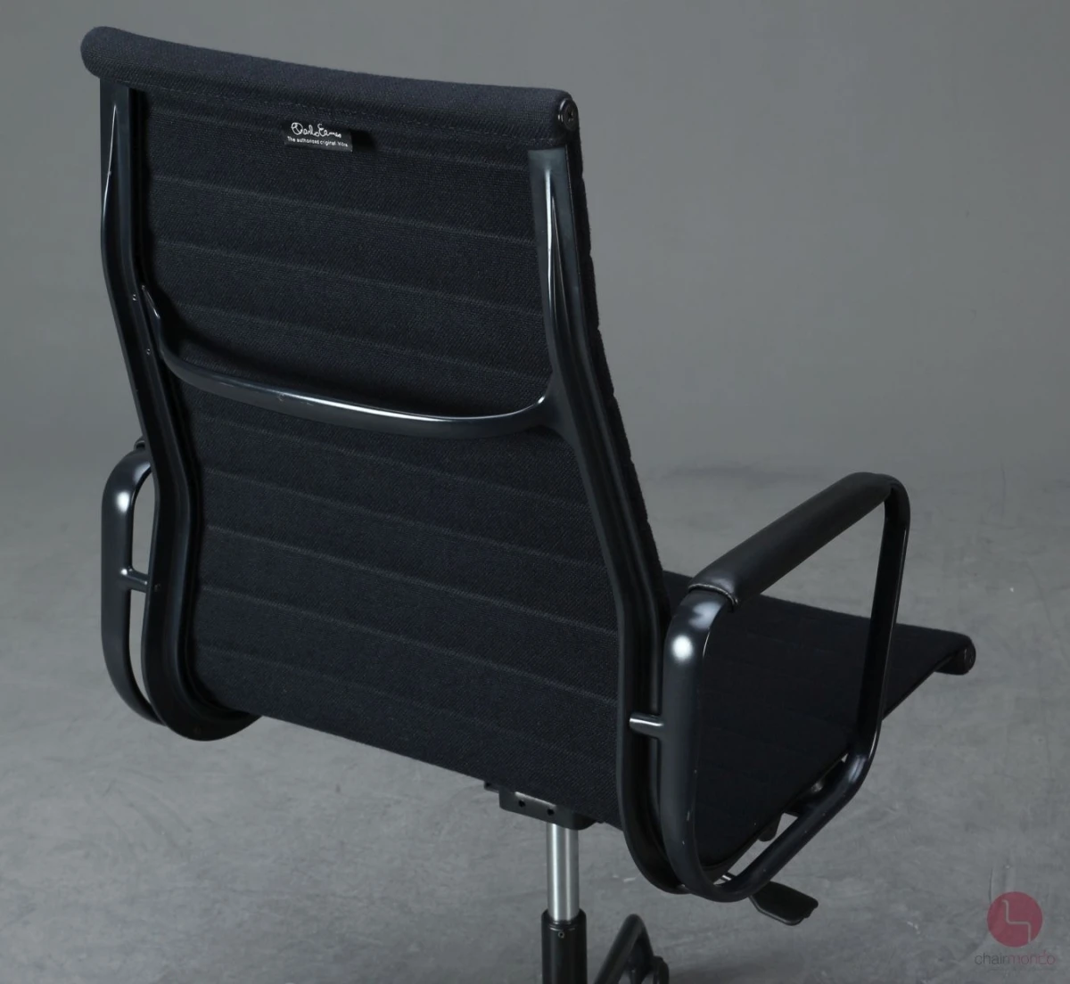 Vitra EA 119 Aluminium Chair Hopsak Schwarz Gestell Schwarz gebraucht Vitra EA 119 Aluminium Chair Hopsak Schwarz Gestell Schwarz gebraucht