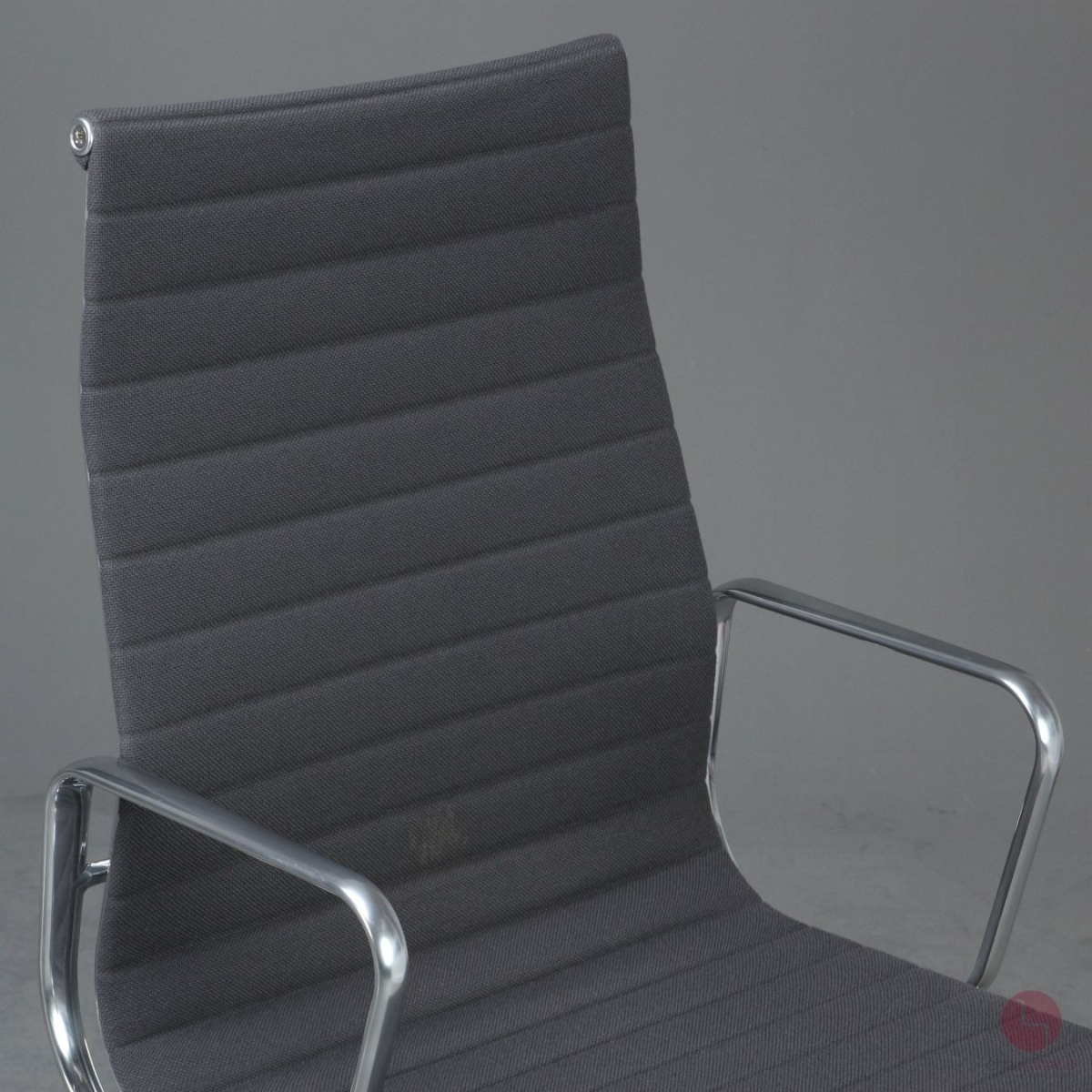 Vitra EA 119 Bürostuhl mit grauem Hopsak gebraucht