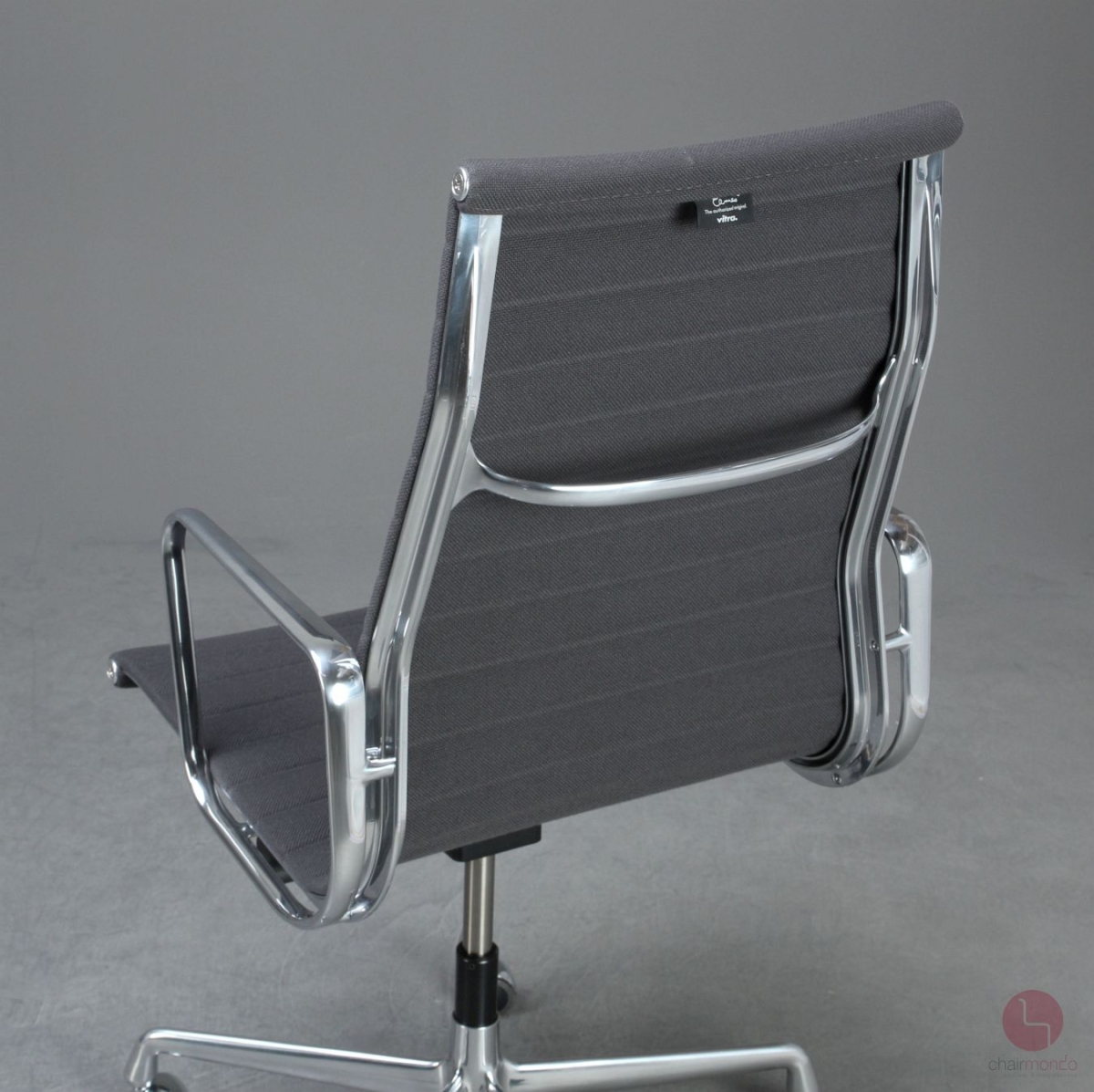 Vitra EA 119 Bürostuhl mit grauem Hopsak gebraucht