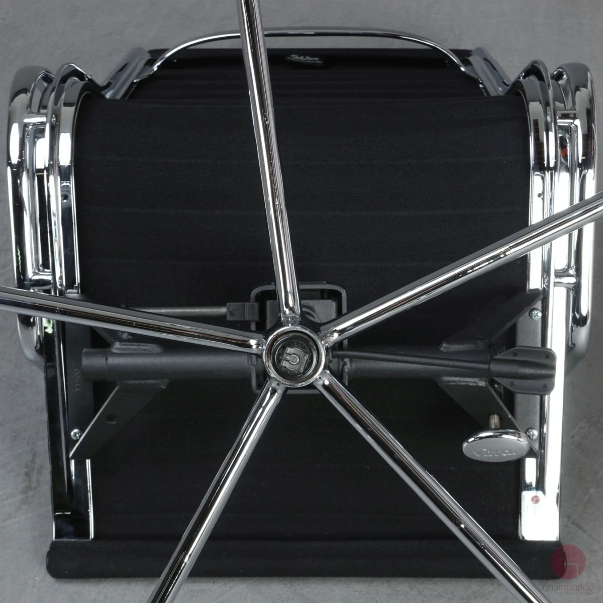 Vitra EA 119 Bürostuhl mit schwarzem Hopsak gebraucht