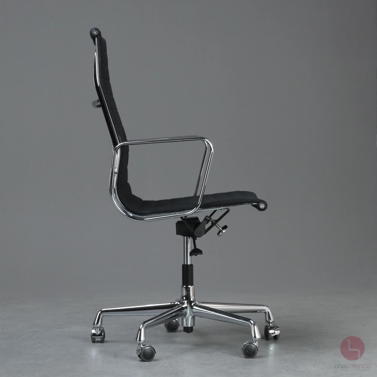 Vitra EA 119 Bürostuhl mit schwarzem Hopsak gebraucht