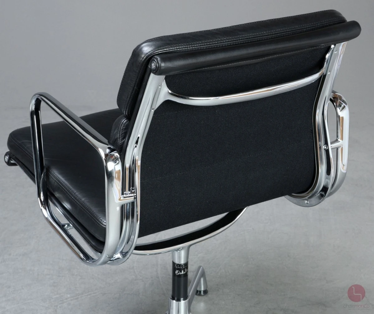 Vitra EA 208 Soft Pad Bürostuhl mit schwarzem Leder gebraucht Vitra EA 208 Soft Pad Bürostuhl mit schwarzem Leder gebraucht