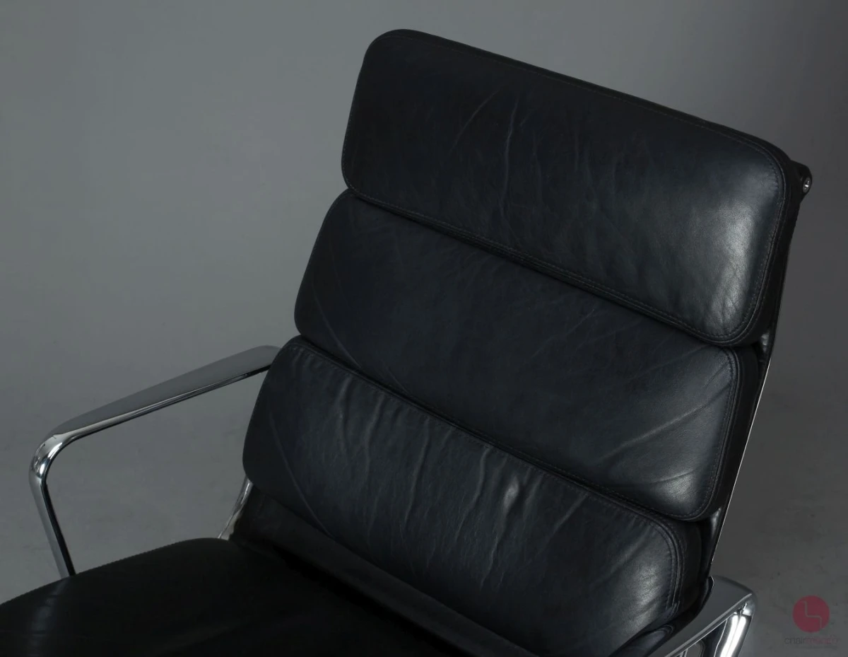 Vitra EA 215 Soft Pad Chair Lounge Sessel Leder Schwarz gebraucht