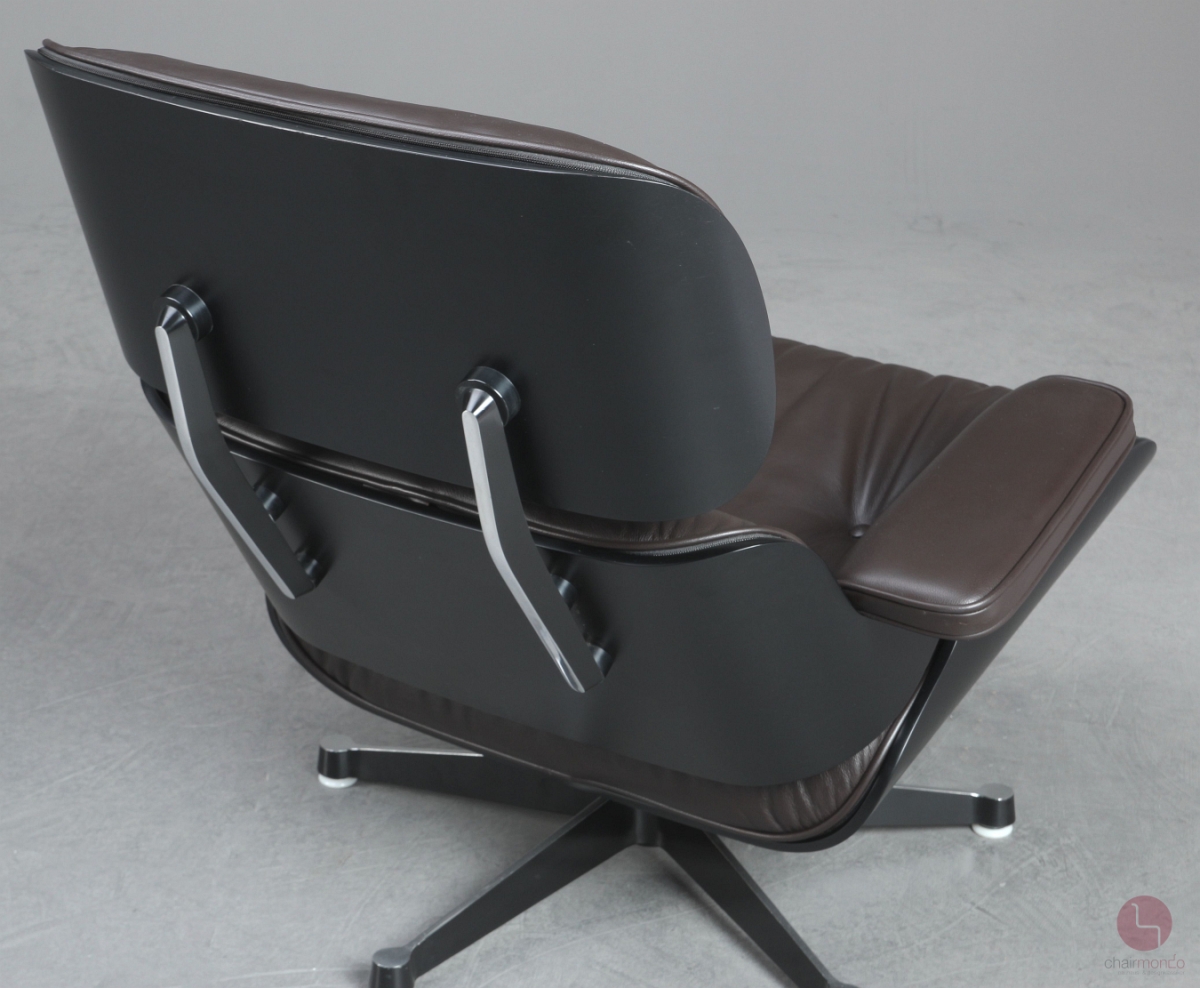 Vitra Eames Lounge Chair Schwarz mit dunkelbraunem Leder gebraucht