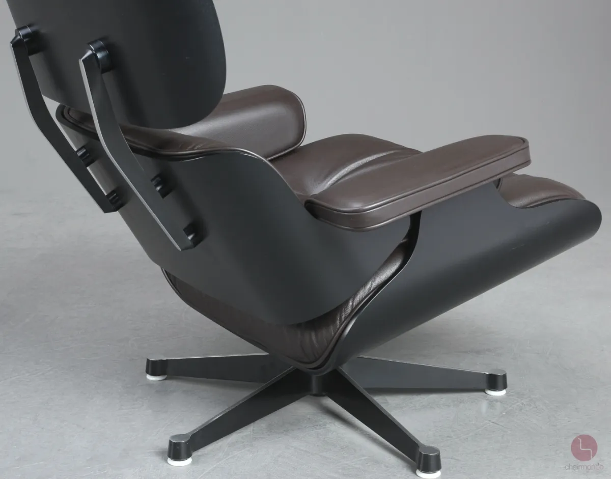 Vitra Eames Lounge Chair Schwarz mit dunkelbraunem Leder gebraucht