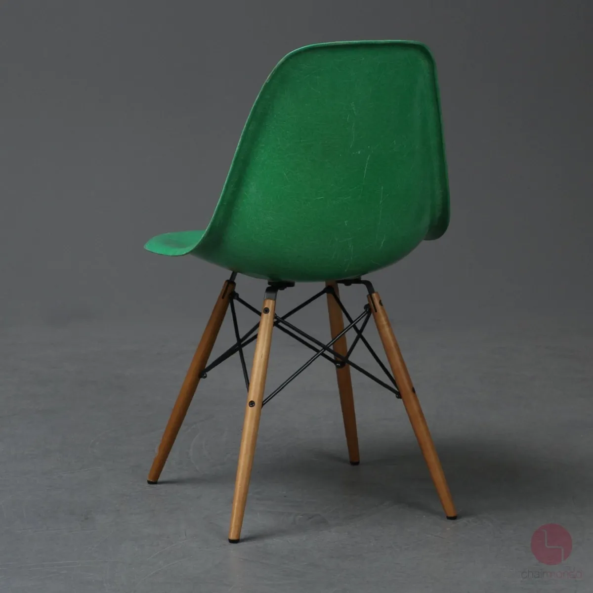 Vitra Eames Side Chair Fiberglass Grün mit Holzgestell gebraucht