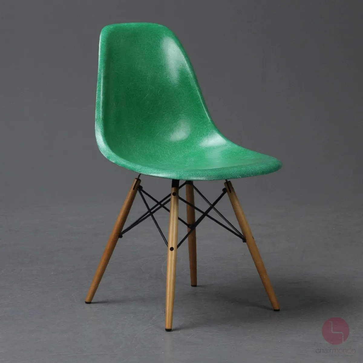 Vitra Eames Side Chair Fiberglass Grün mit Holzgestell gebraucht