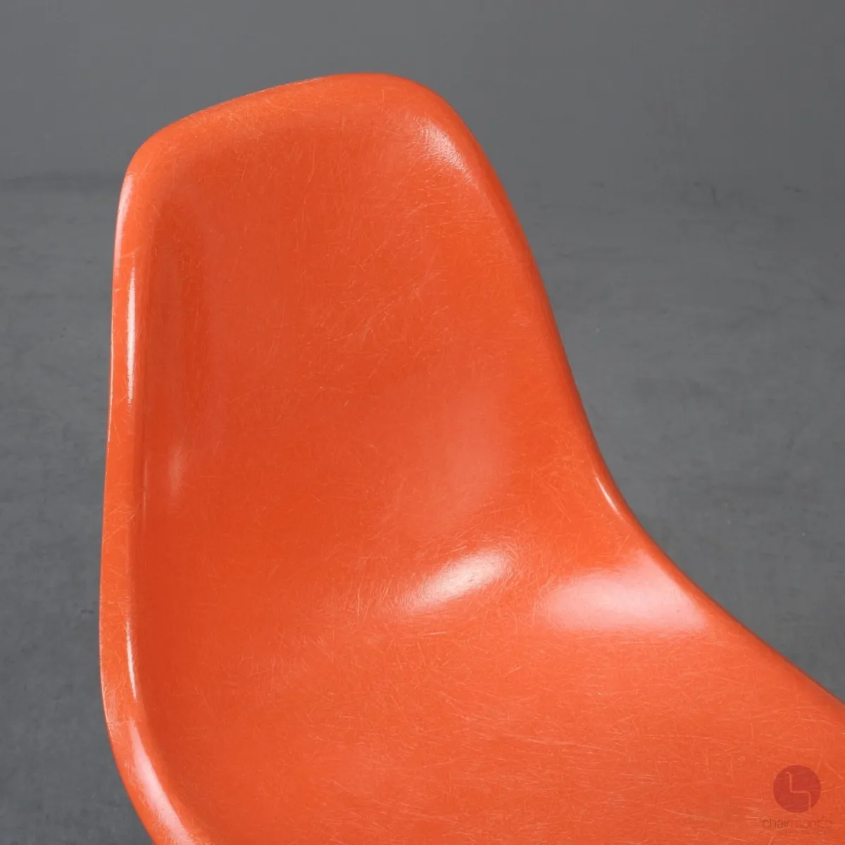 Vitra Eames Side Chair Orange Fiberglass mit Holzgestell gebraucht