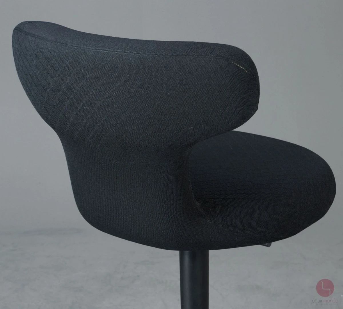 Vitra Pivot Hochstuhl mit schwarzem Stoffbezug höhenverstellbar gebraucht Vitra Pivot Hochstuhl mit schwarzem Stoffbezug höhenverstellbar gebraucht