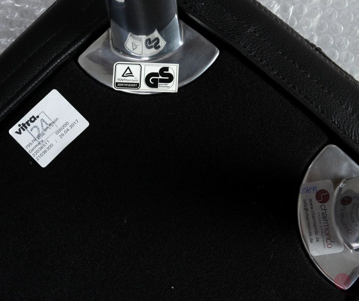 Vitra Repos Sessel Leder Schwarz und Fußbank gebraucht